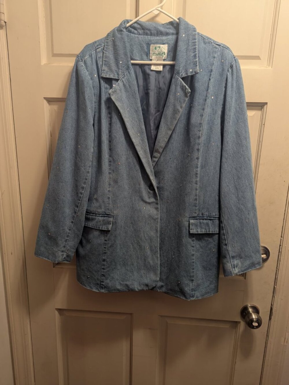Blazer Quacker Factory size 1X Denim lt. blue with rhinestones